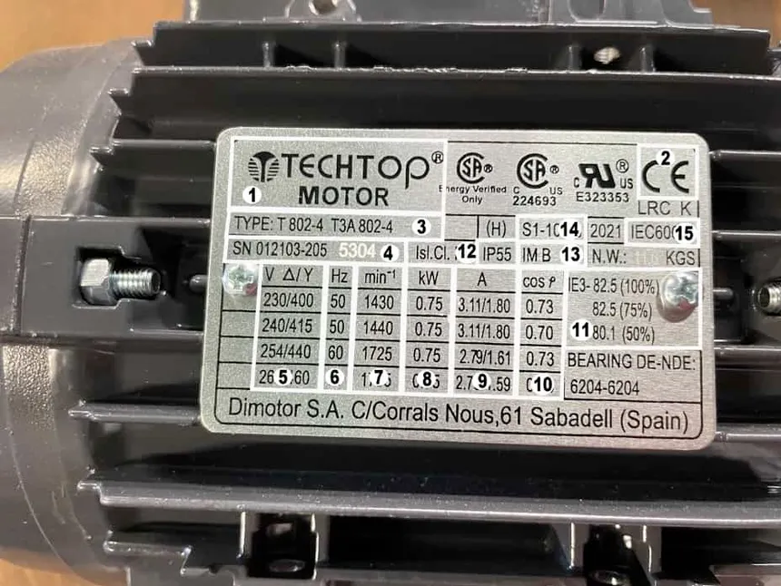 Plaque TECHTOP : première ligne 230/400 V, 50 Hz, 1430 tr/min, 0,75 kW, 3,11/1,80 A, cos φ 0,73